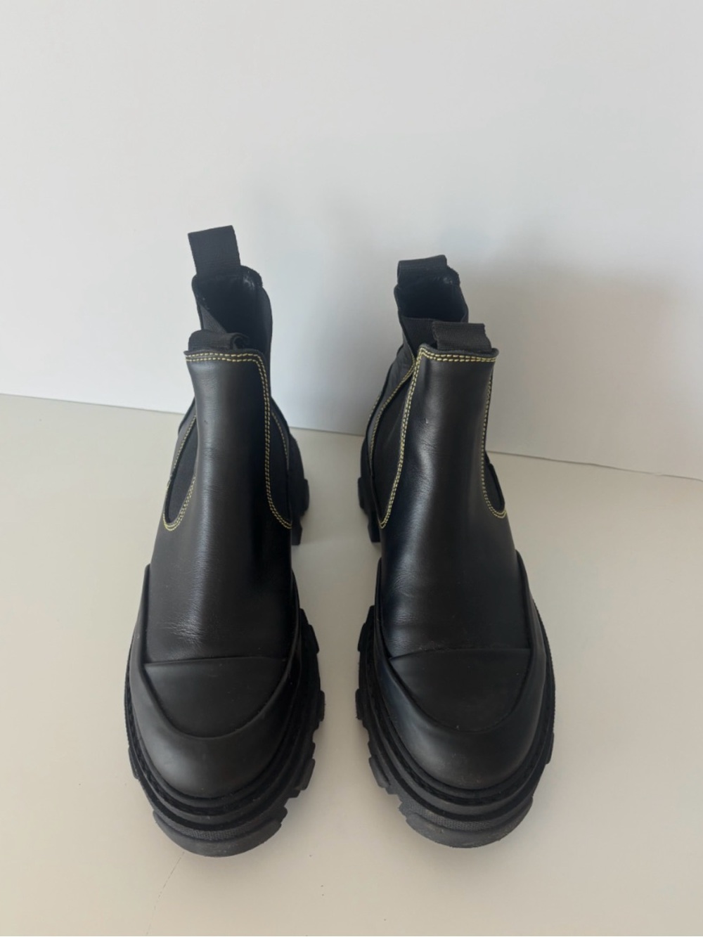 Ganni Low Chelsea Boots - Picture 1 of 3